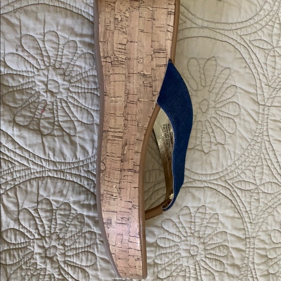 Sandals - Picture 2 of 4